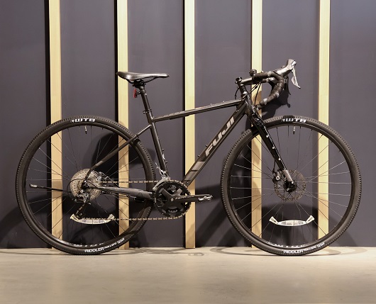 取扱商品 GIANT BIANCHI MERIDA MARIN ISADORE PelotondeParis 他